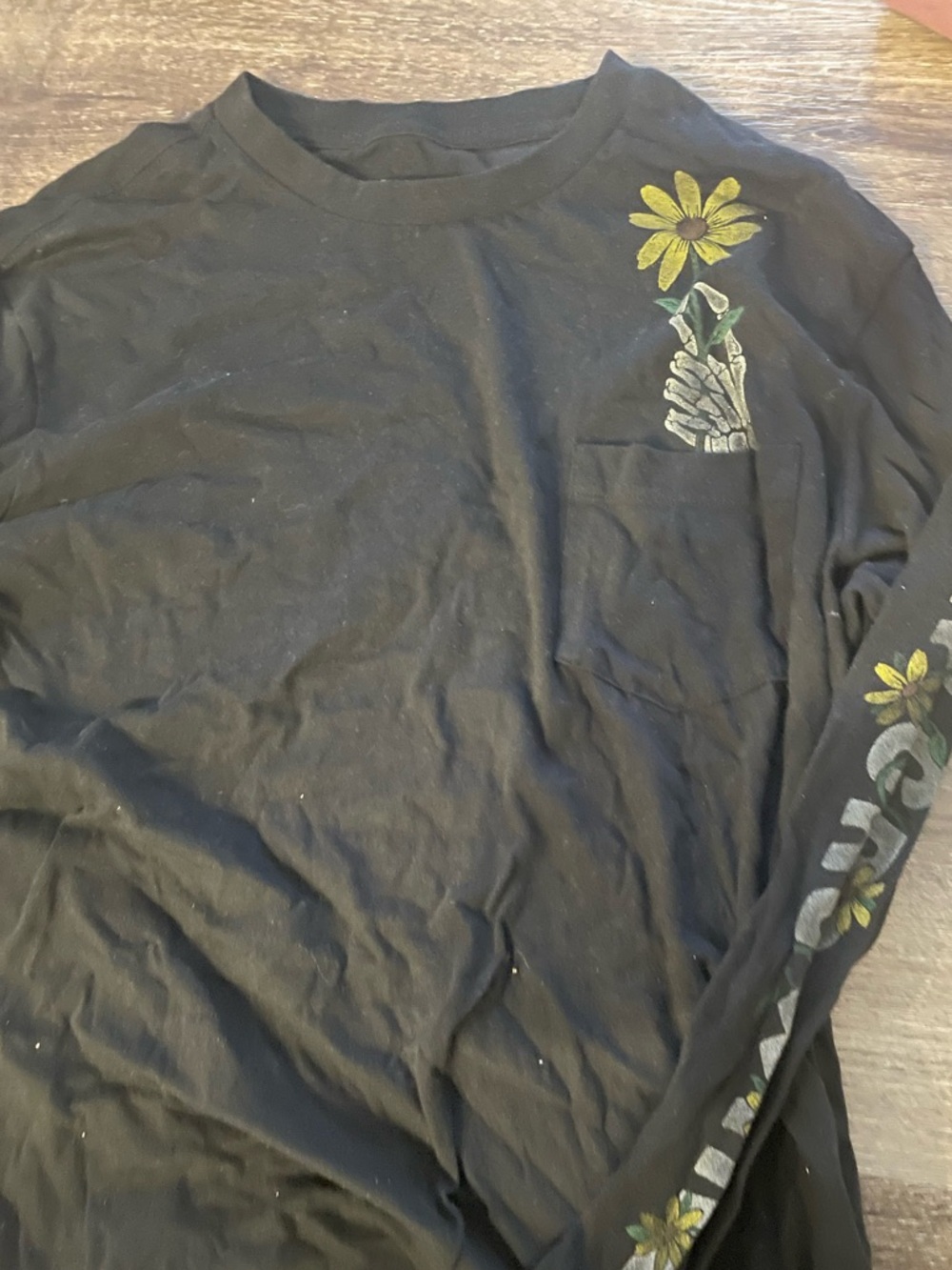 American Eagle Men’s Black Long Sleeve skeleton hand keep growing graphic